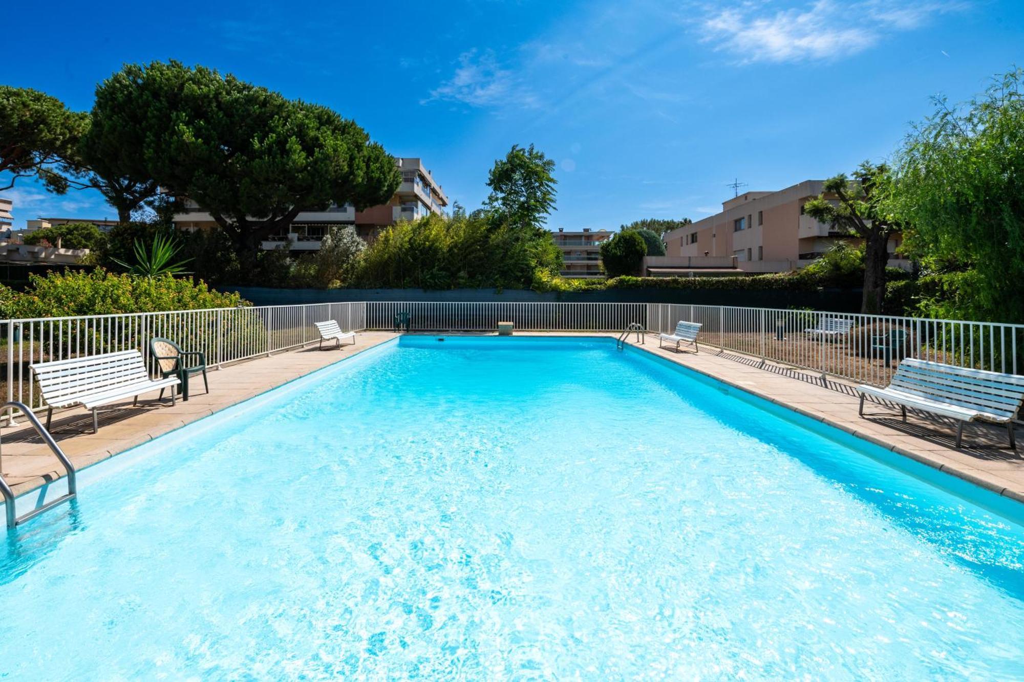 Residence Mediterranee - Beachfront - Sun And Seaview - Pool - Private Parking Cagnes-sur-Mer Kültér fotó